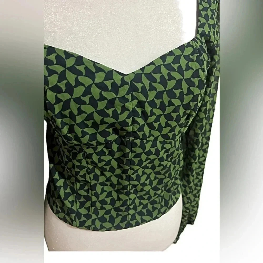 Abercrombie & Fitch blue and navy balloon sleeve crop top size small - Picture 4 of 10